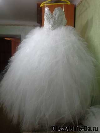 Объявление Продам шикарное свадебное платье фирмы "Белая лебедь"