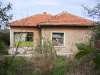 Одноэтажный дом на продажу, расположенный красивой миролюбивой местности болгарский поселок 